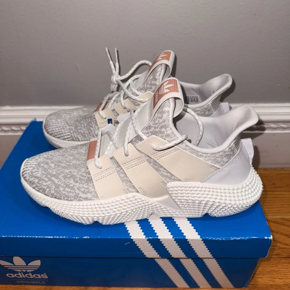 Adidas Shoes - Picture 4 of 5